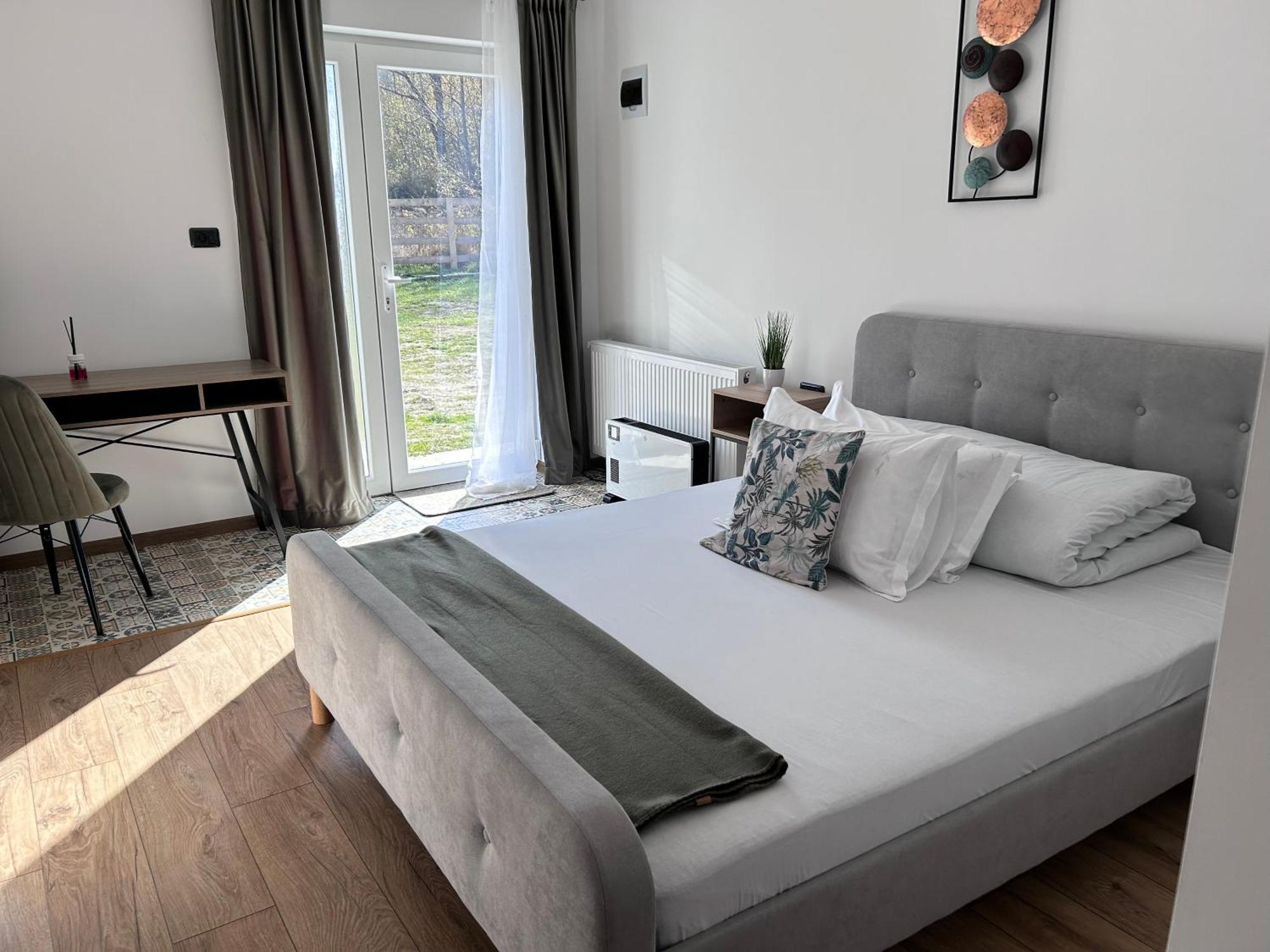 Casa Irinei Hotell Poiana Mărului Exteriör bild