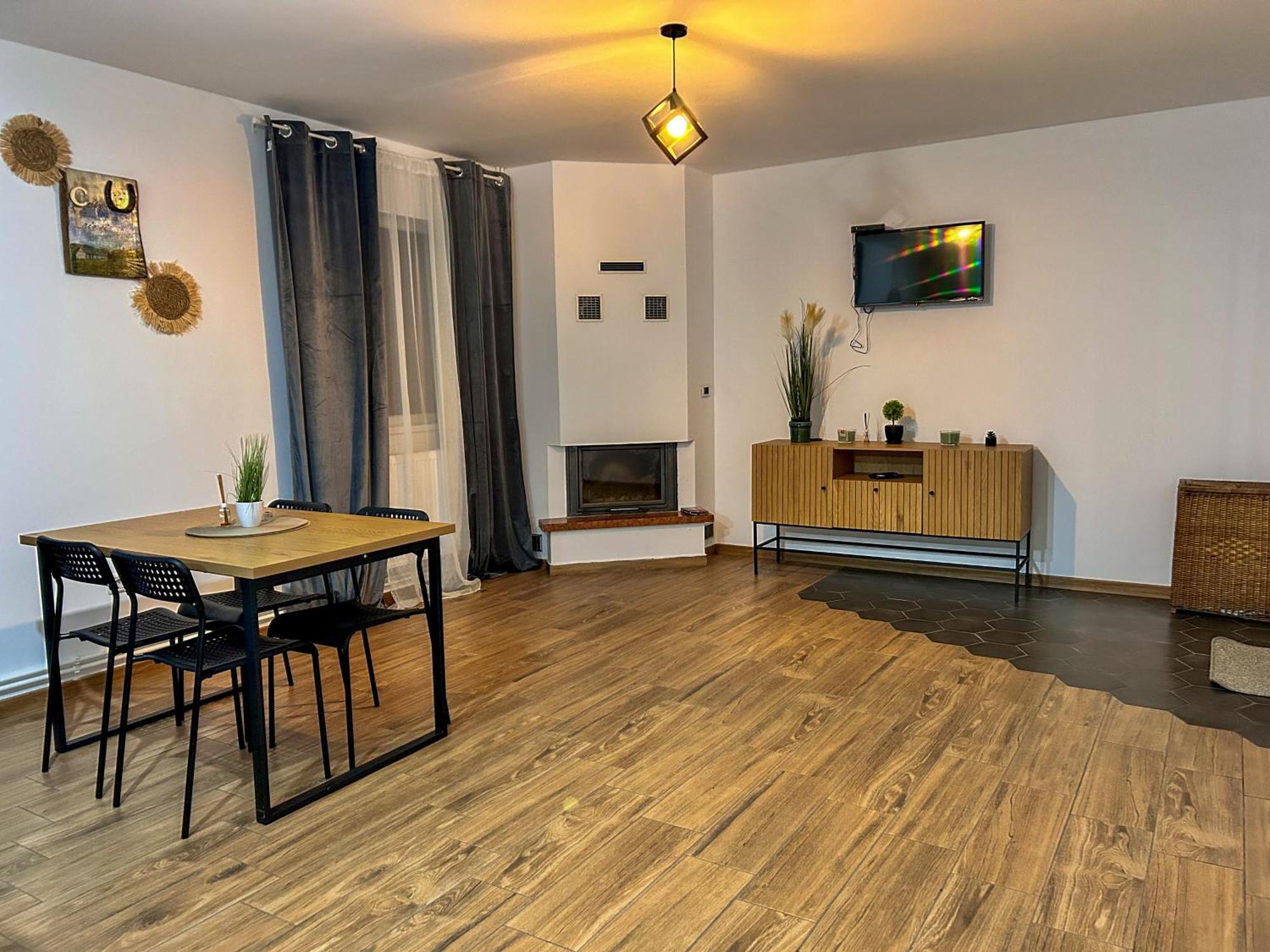 Casa Irinei Hotell Poiana Mărului Exteriör bild